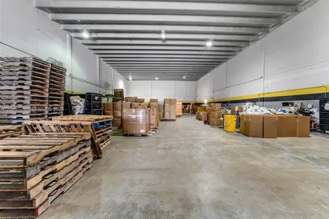 2100 NW 102nd Place Doral FL 33172