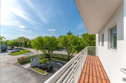 2100 NW 102nd Place Doral FL 33172