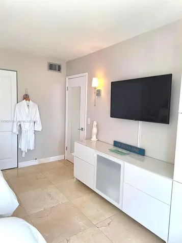 2201 S Ocean Drive Hollywood FL 33019