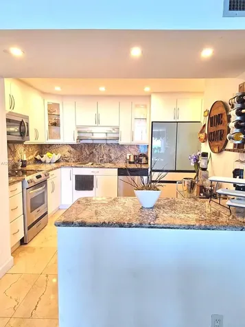 2201 S Ocean Drive Hollywood FL 33019