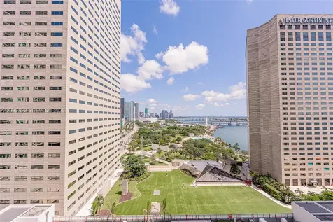 325 S Biscayne Boulevard Miami FL 33131