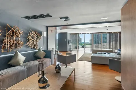 325 S Biscayne Boulevard Miami FL 33131
