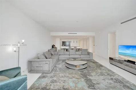 300 Biscayne Boulevard Way Miami FL 33131