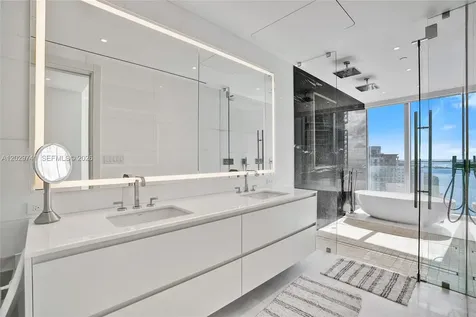 300 Biscayne Boulevard Way Miami FL 33131