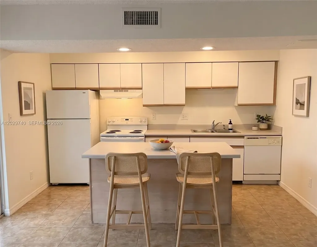 4055 W Mcnab Road Pompano Beach FL 33069
