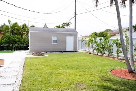 9827 SW 194th Street Cutler Bay FL 33157