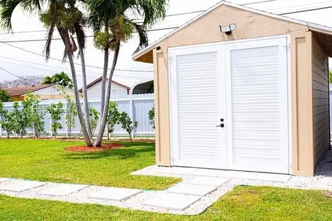 9827 SW 194th Street Cutler Bay FL 33157