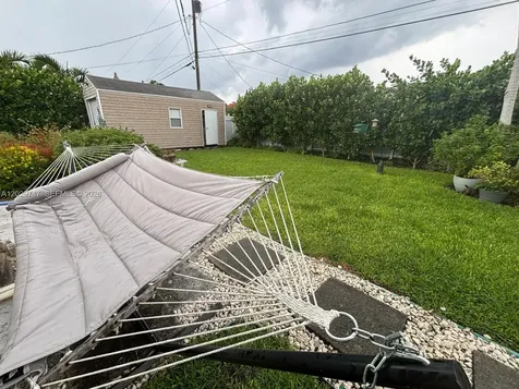 9827 SW 194th Street Cutler Bay FL 33157