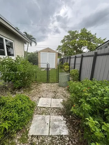 9827 SW 194th Street Cutler Bay FL 33157