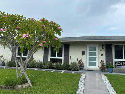 9827 SW 194th Street Cutler Bay FL 33157