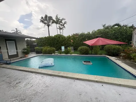 9827 SW 194th Street Cutler Bay FL 33157