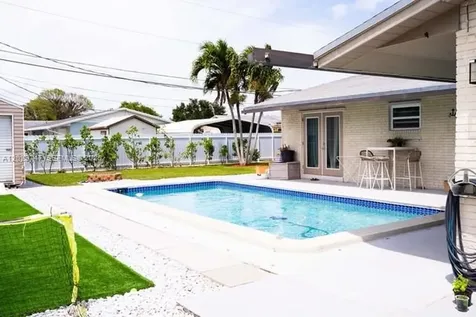 9827 SW 194th Street Cutler Bay FL 33157