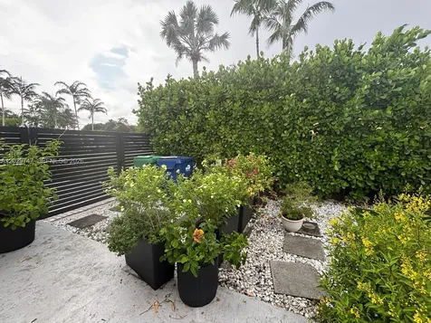 9827 SW 194th Street Cutler Bay FL 33157