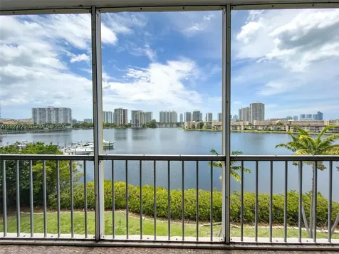 2861 Leonard Drive Aventura FL 33160