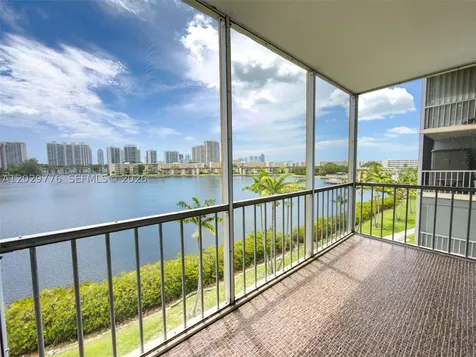 2861 Leonard Drive Aventura FL 33160