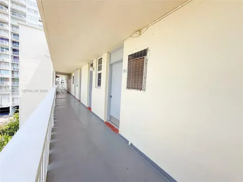 2861 Leonard Drive Aventura FL 33160