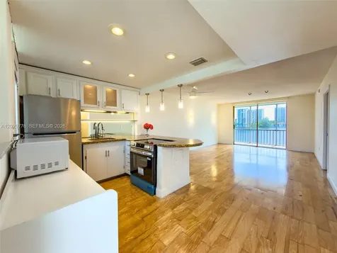 2861 Leonard Drive Aventura FL 33160