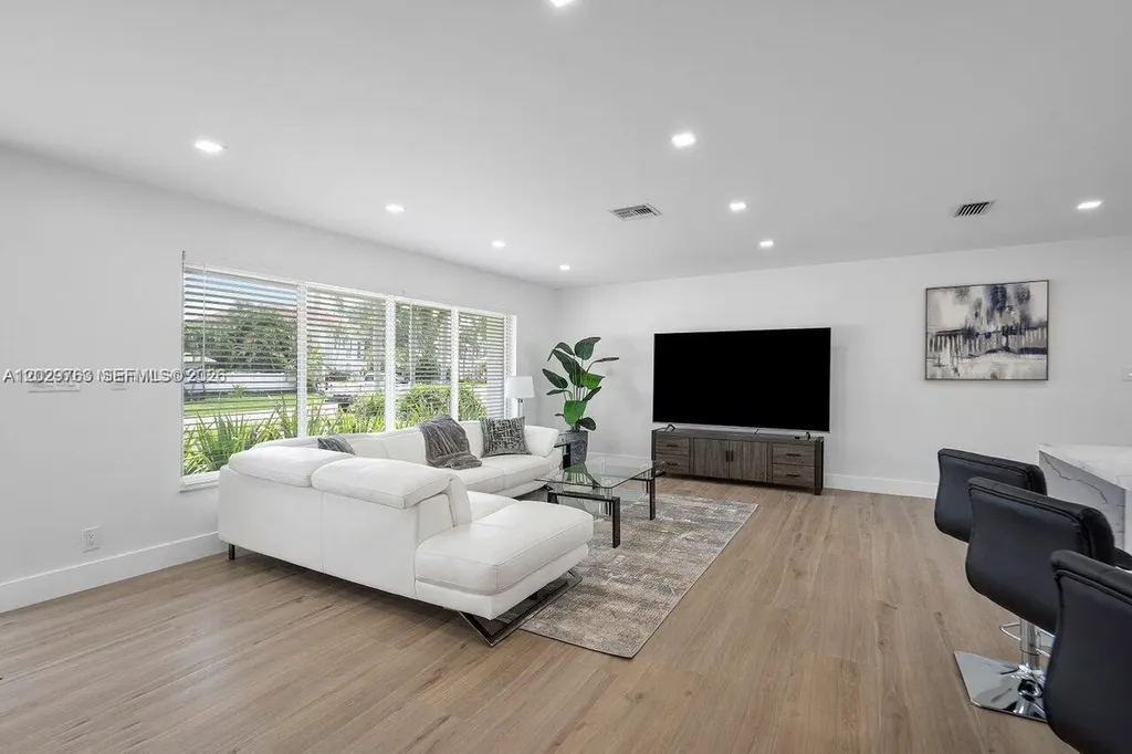 6991 NE 7th Avenue Boca Raton FL 33487