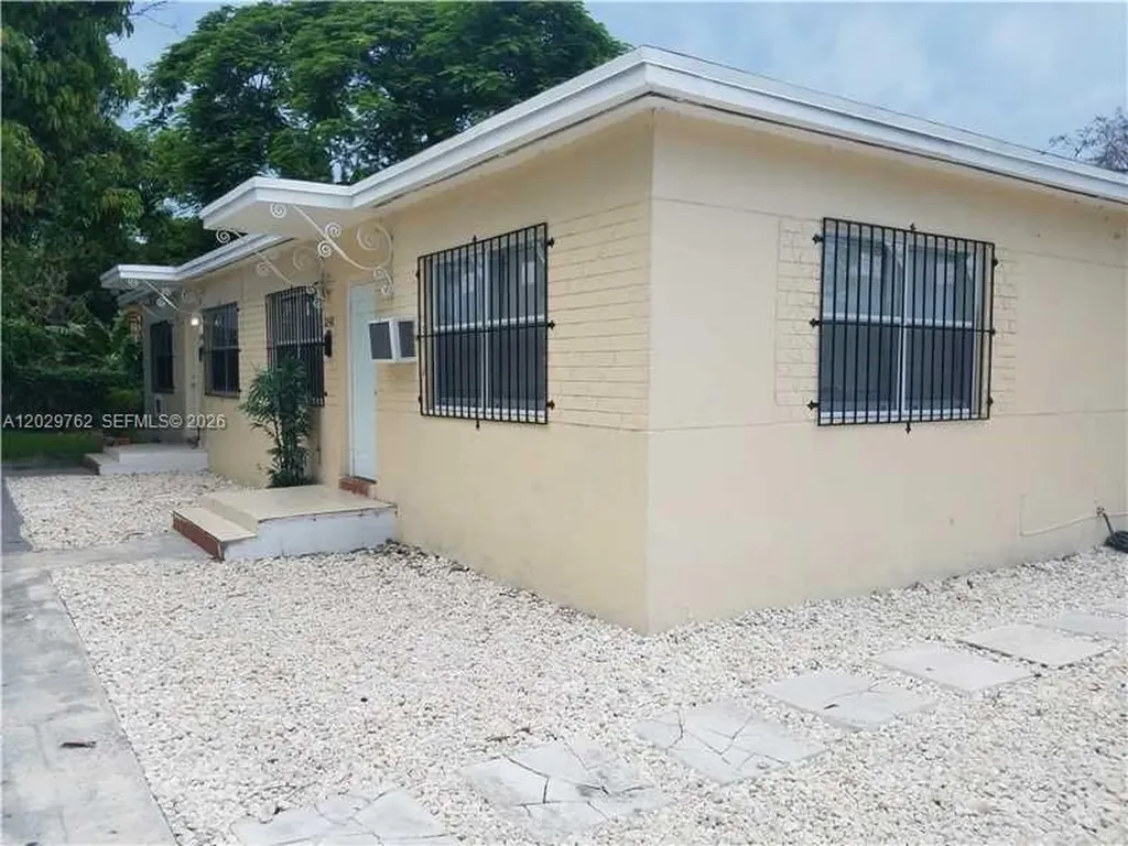 3240 NW 10th Avenue Miami FL 33127