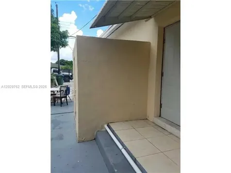 3240 NW 10th Avenue Miami FL 33127