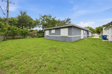 2249/2251 NW 66th Street Miami FL 33147