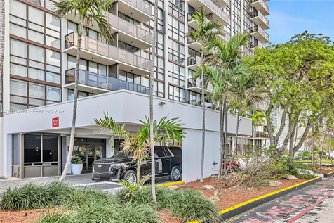 600 NE 36th Street Miami FL 33137