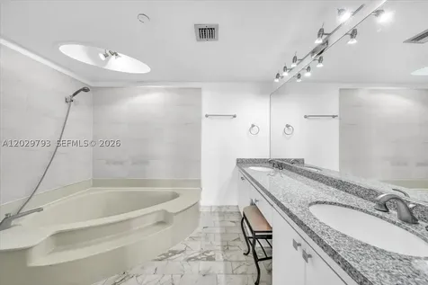 1000 Quayside Terrace Miami FL 33138