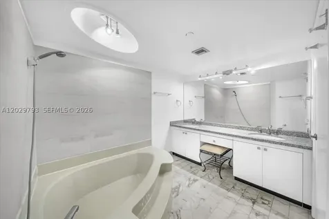 1000 Quayside Terrace Miami FL 33138