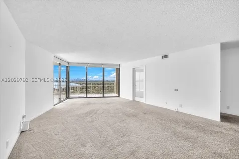 1000 Quayside Terrace Miami FL 33138