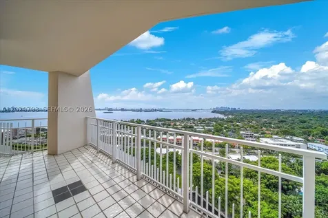 1000 Quayside Terrace Miami FL 33138
