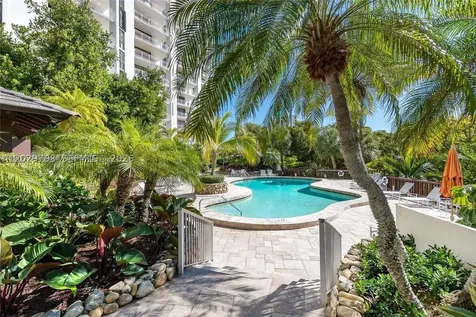 1000 Quayside Terrace Miami FL 33138