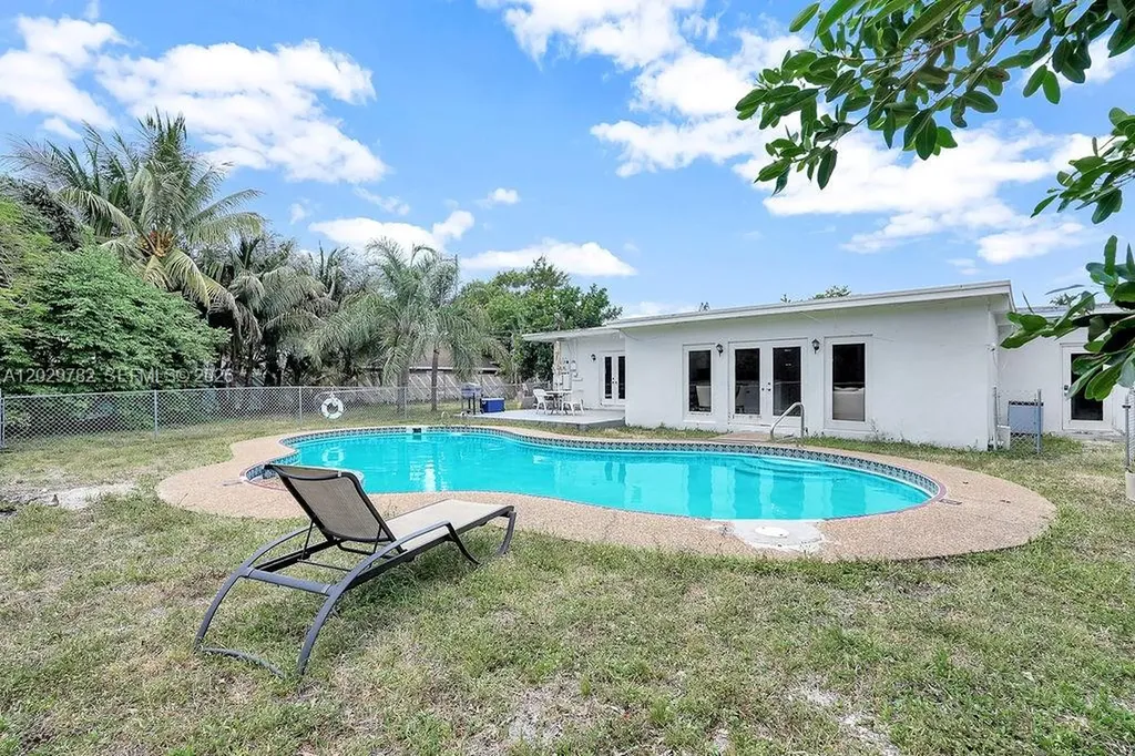 2417 Pierce Street Hollywood FL 33020