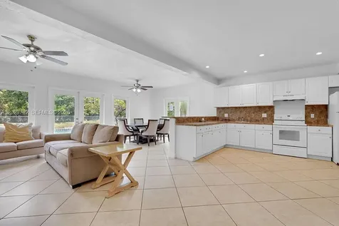 2417 Pierce Street Hollywood FL 33020