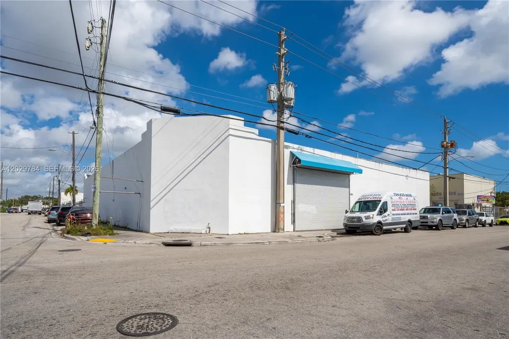 2585 NW 21st Terrace Miami FL 33142
