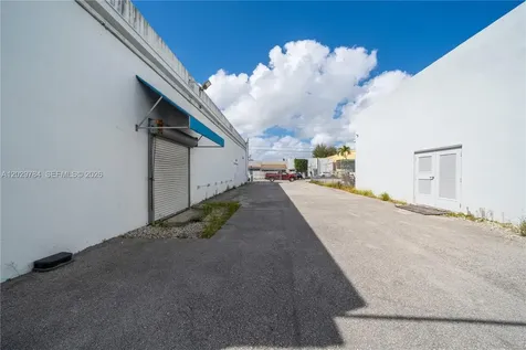 2585 NW 21st Terrace Miami FL 33142