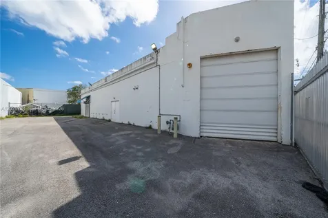 2585 NW 21st Terrace Miami FL 33142