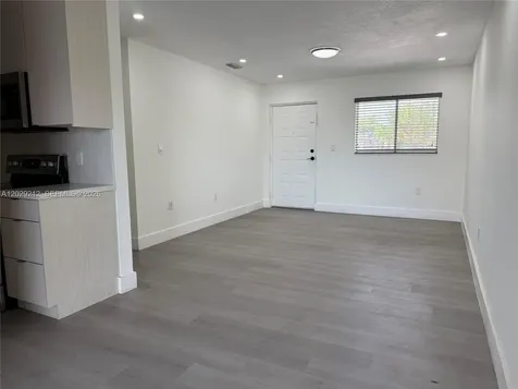 3021 W 76th Street Hialeah FL 33018