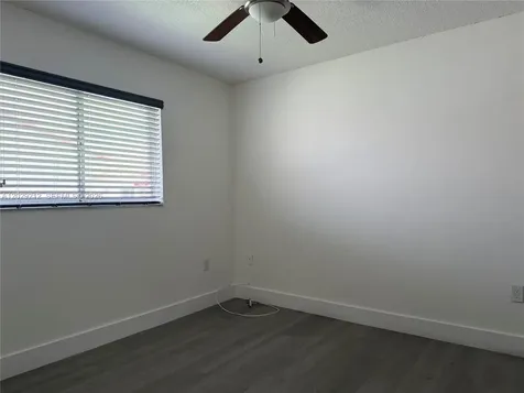 3021 W 76th Street Hialeah FL 33018