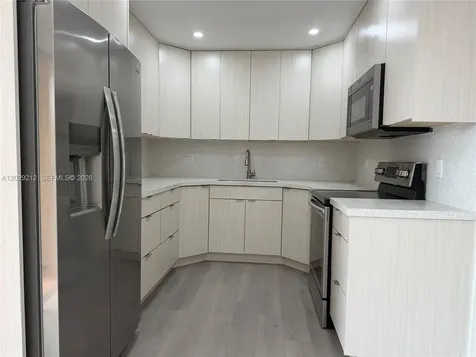 3021 W 76th Street Hialeah FL 33018