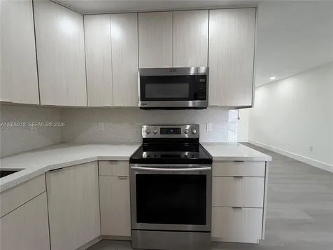 3021 W 76th Street Hialeah FL 33018