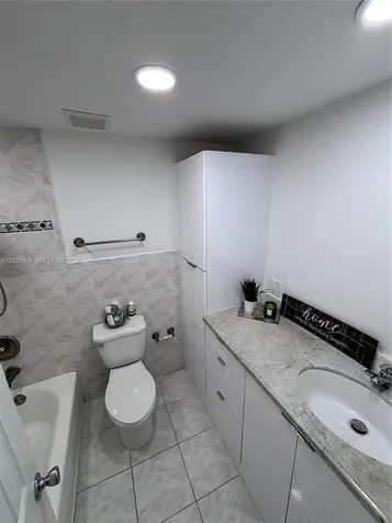 5575 W 26th Court Hialeah FL 33016