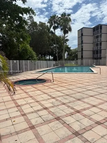 7075 NW 186th Street Hialeah FL 33015