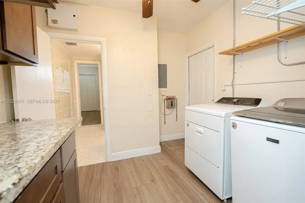 5613 Pierce Street Hollywood FL 33021