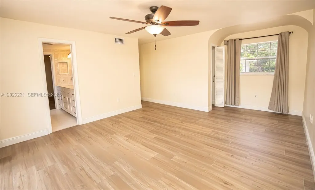 5613 Pierce Street Hollywood FL 33021