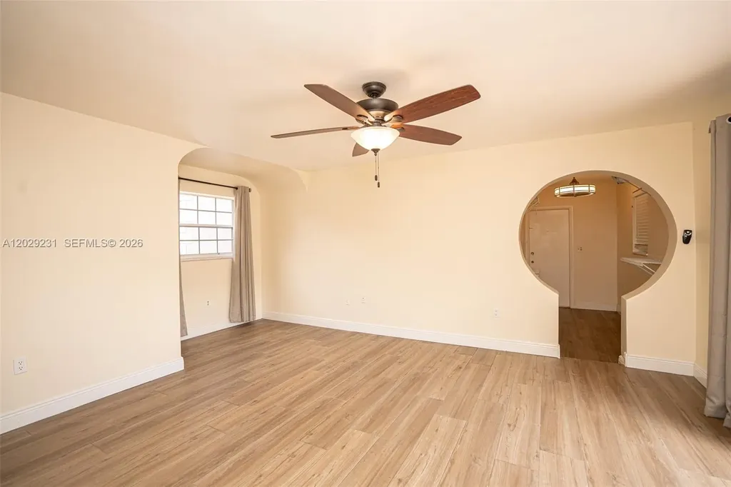 5613 Pierce Street Hollywood FL 33021
