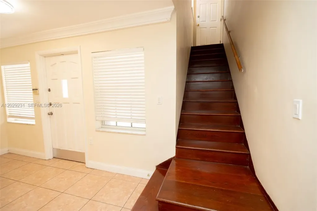 5613 Pierce Street Hollywood FL 33021