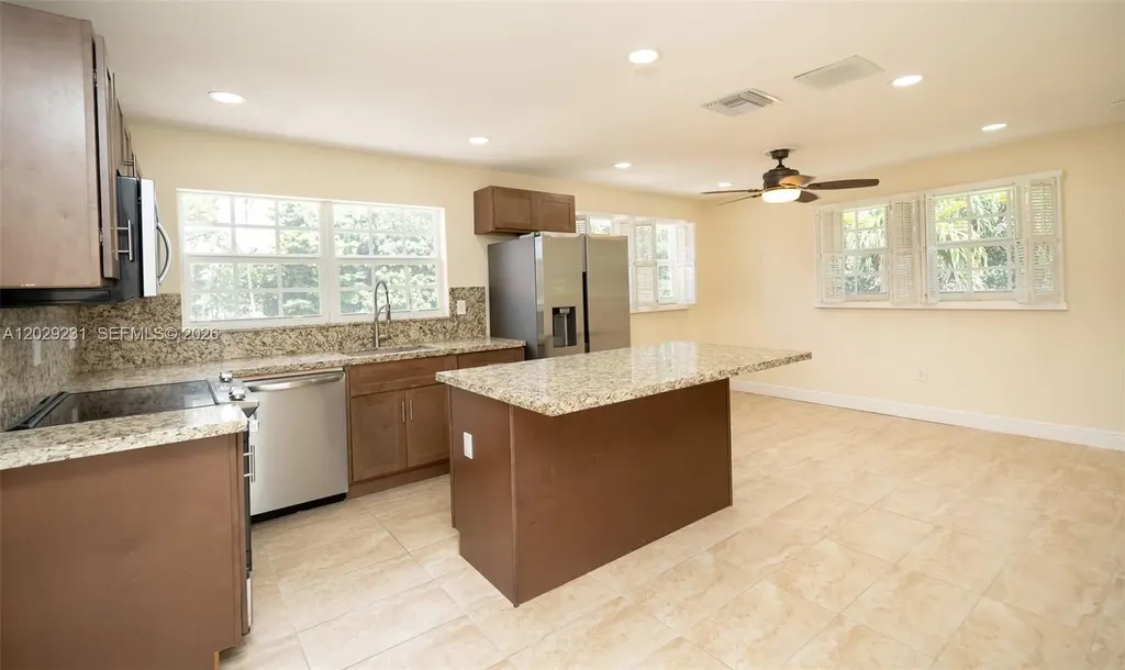5613 Pierce Street Hollywood FL 33021