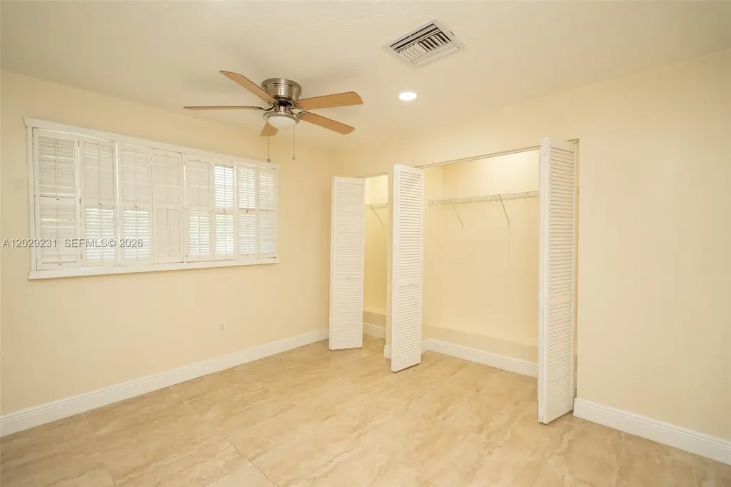 5613 Pierce Street Hollywood FL 33021