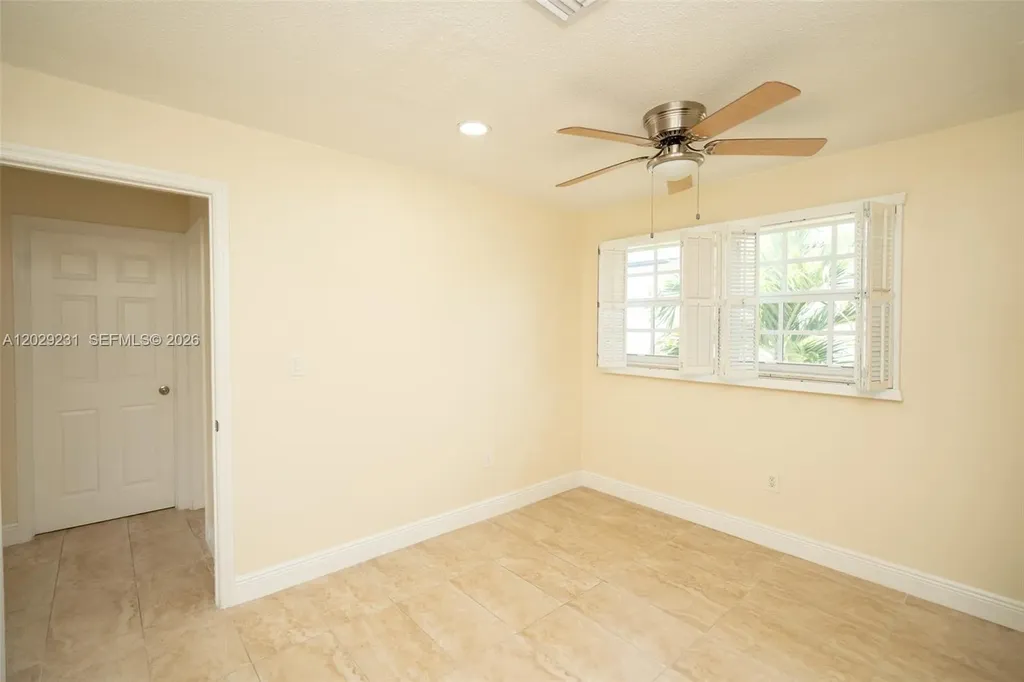 5613 Pierce Street Hollywood FL 33021