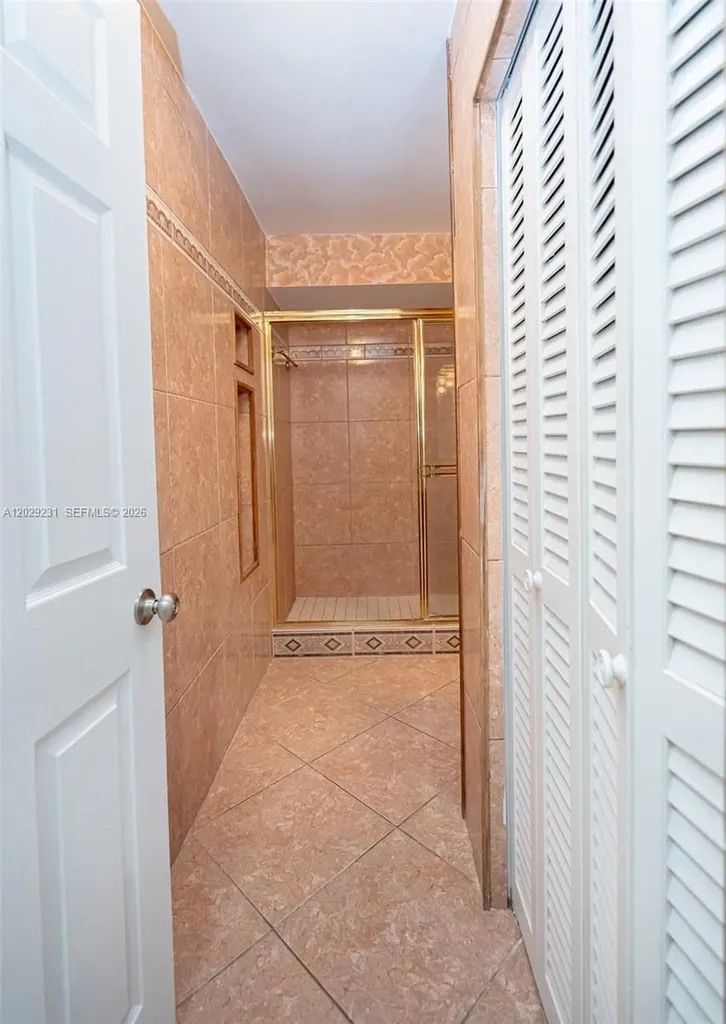 5613 Pierce Street Hollywood FL 33021